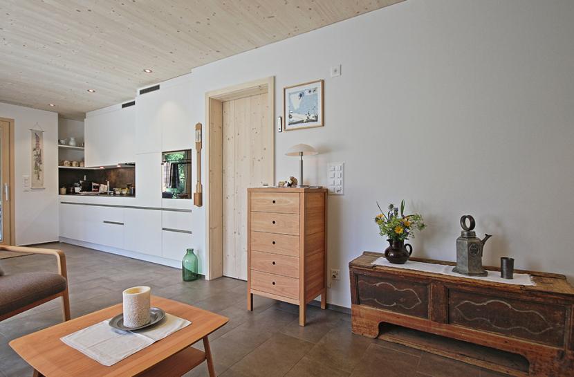 Kobeltholzbau Tiny-Haus in Altstätten Wohnzimmer